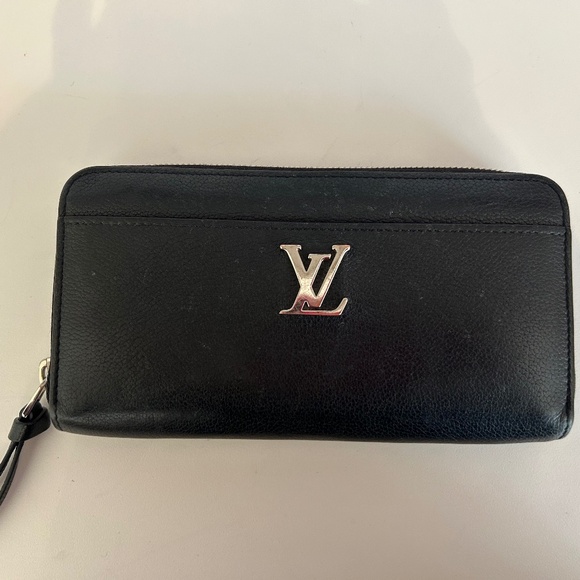 Louis Vuitton Authentic Wallet - Gently Used - Picture 1 of 6
